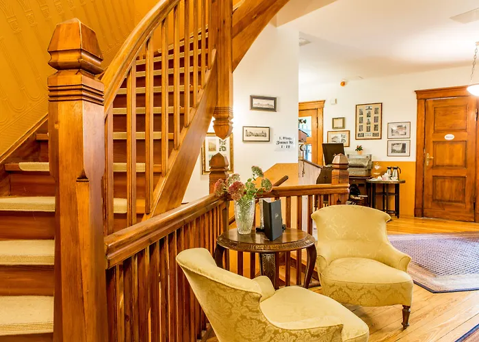 Jahrhunderthotel فندق 3*