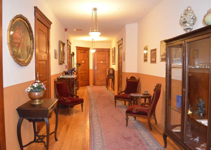 Jahrhunderthotel فندق