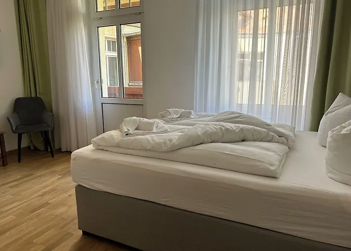 Jahrhunderthotel فندق