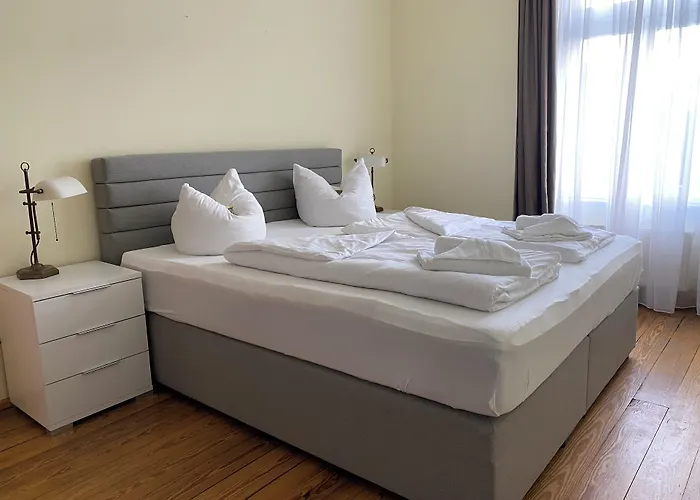 Jahrhunderthotel فندق