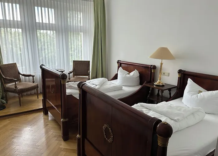 Jahrhunderthotel فندق