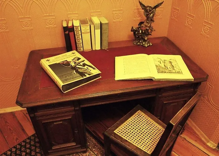 Jahrhunderthotel فندق 3*