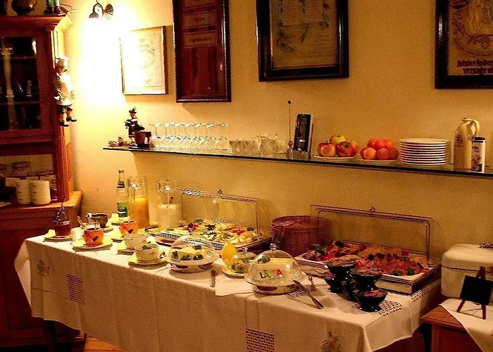 Jahrhunderthotel فندق