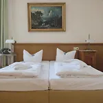 Jahrhunderthotel Отель 3*
