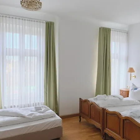 Jahrhunderthotel Отель 3*