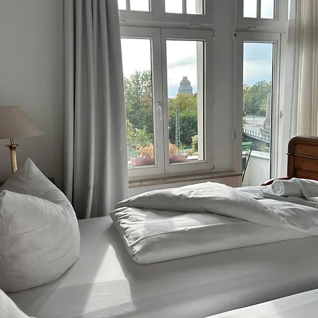 Jahrhunderthotel Отель