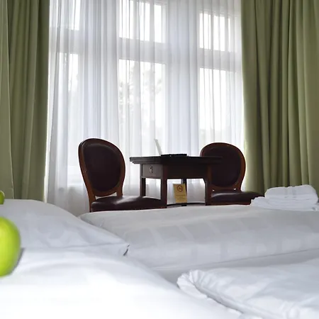Отель Jahrhunderthotel Лейпциг