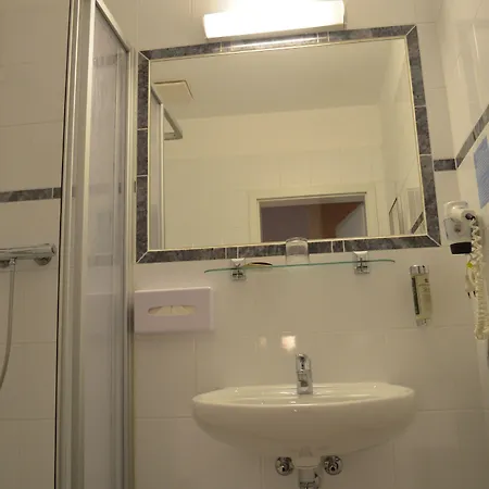Jahrhunderthotel 3*