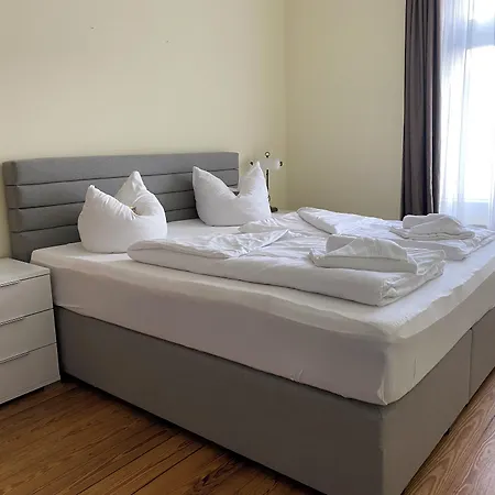Jahrhunderthotel Отель