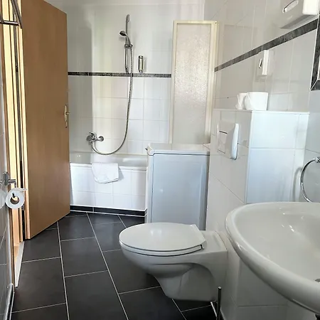Szálloda Jahrhunderthotel