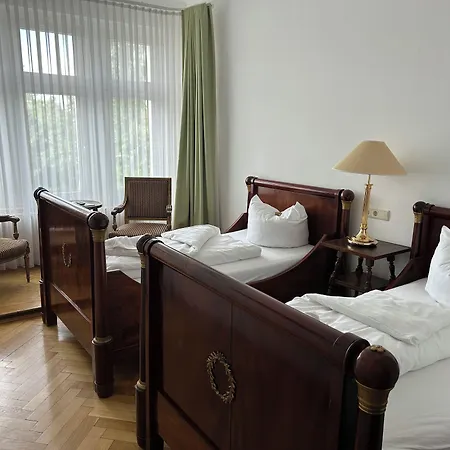Jahrhunderthotel Отель