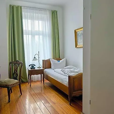 Szálloda Jahrhunderthotel
